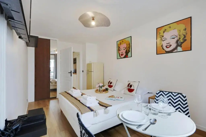 Buttes Chaumont - Sunny 2P apartment — комфортный отель в Париже
