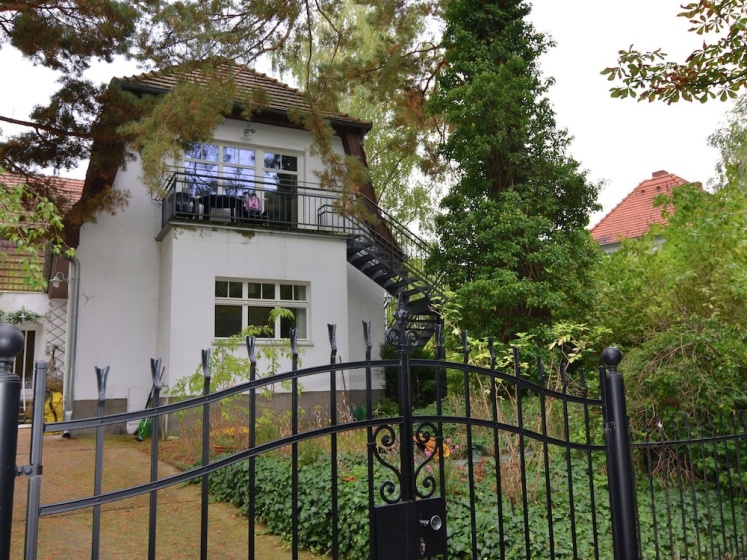 Striking Apartment near Lake in Wannsee — забронировать отель в Берлине