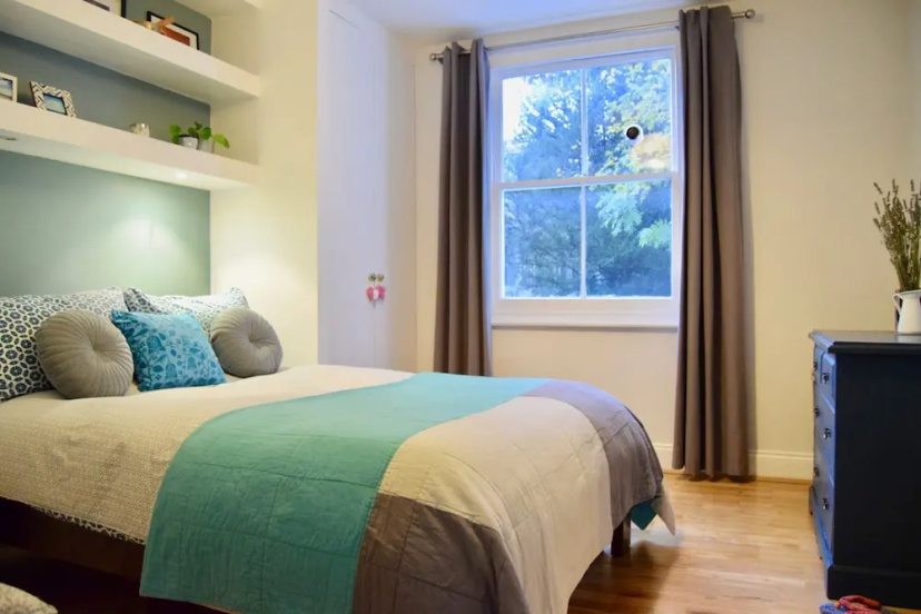 Charming 1 Bedroom Flat in Clapham — отель с удобным расположением в Лондоне