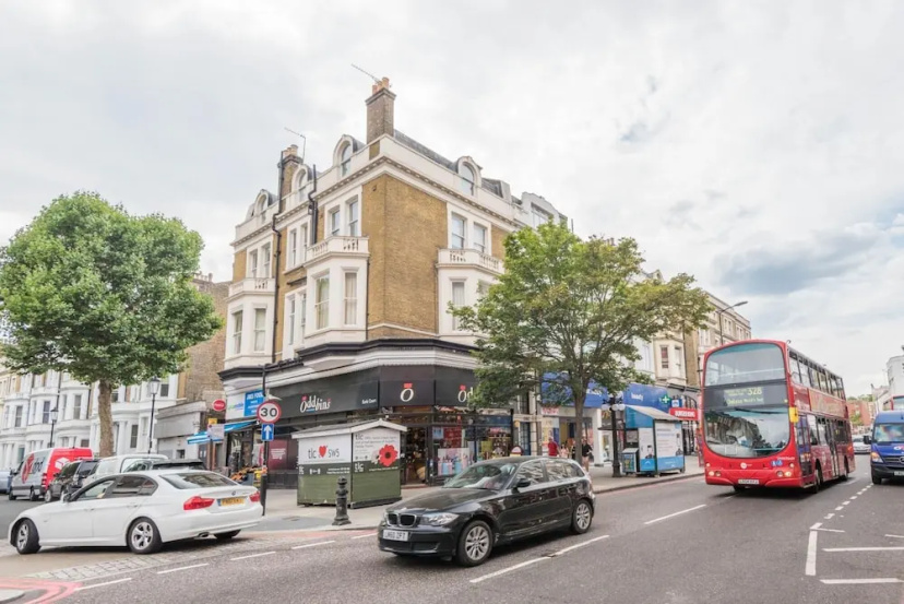 Lovely Chelsea Home Near The Thames by Underthedoormat — отзывы гостей и цены
