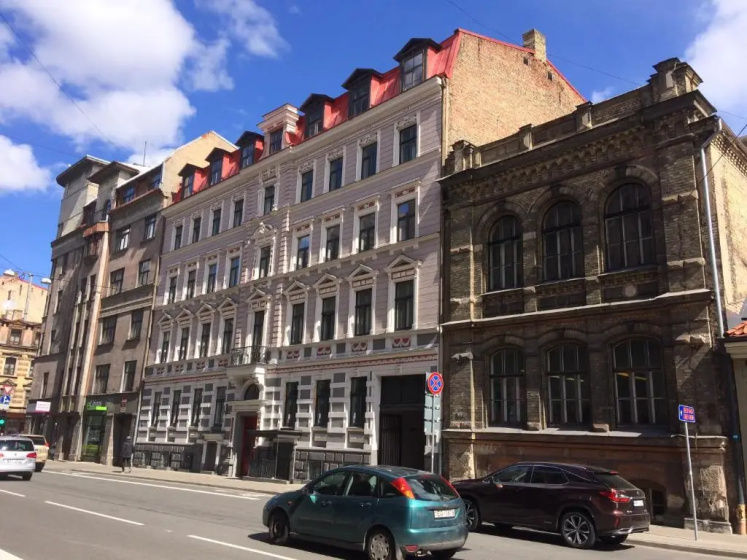 Цены на Sunny and compact apartment в риге
