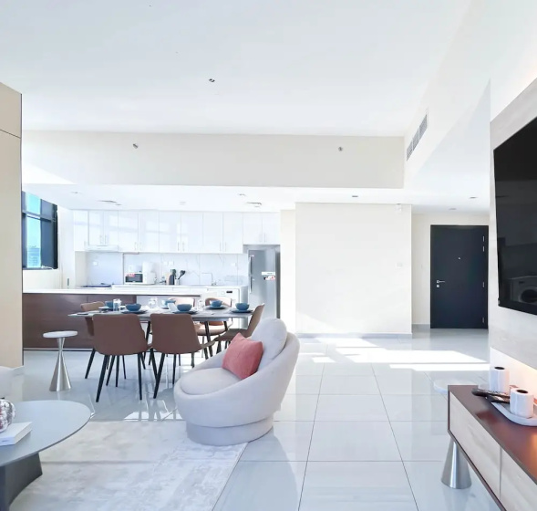 Stylish 1BR With Balcony City Views O2 Tower, JVC — отель с удобным расположением в Дубае