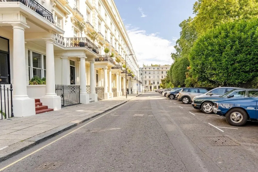 Цены на London Oasis Retreat - 2 Bedroom Apartment в Лондоне