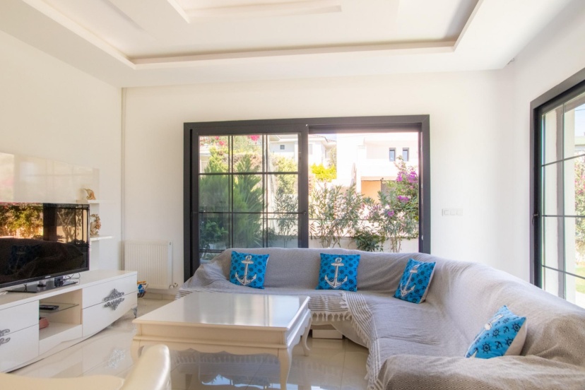 Sleek Villa With Private Pool and Garden in Cesme — отель с удобным расположением в Чешме