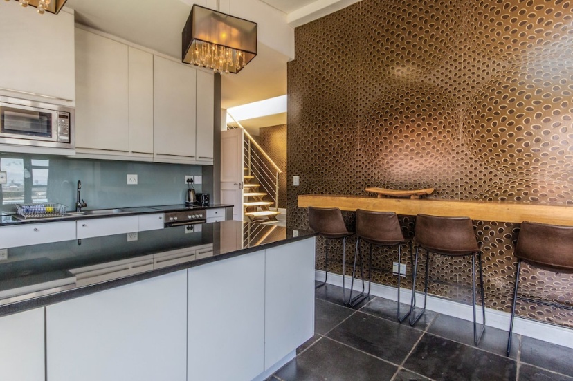 Two Bedroom Luxury Apartment — отель в Кейптауне, Южноафриканская Республика