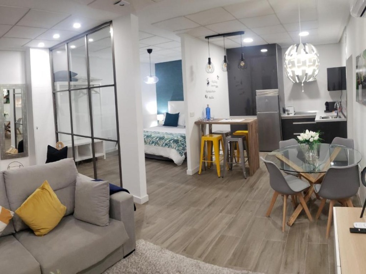 Loft Apartamento Sevilla 16 — отель с удобным расположением в Аликанте
