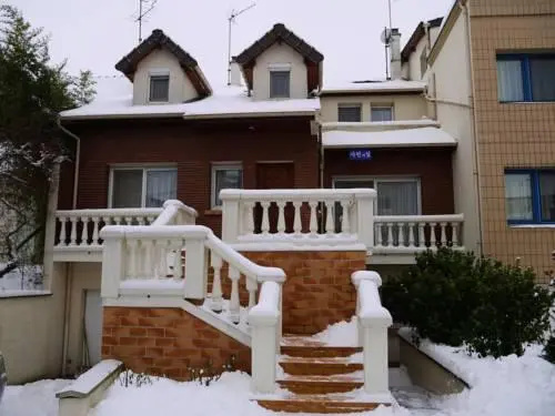 Sabine House — отель в Париже, Франция