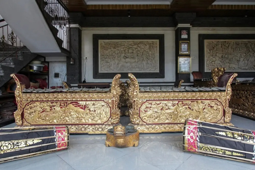 Two Mades Gamelan Studio Guest House — отель с удобным расположением в Денпасар
