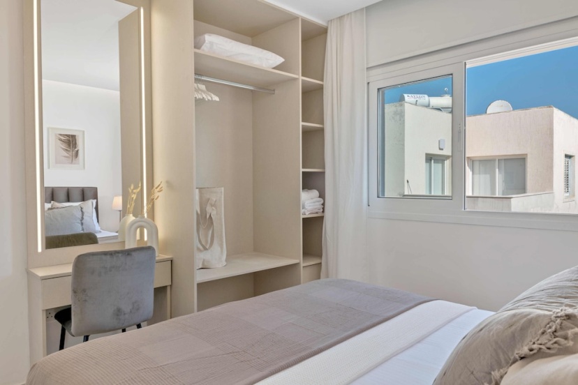 Phaedrus Living: Seaview Luxury Flat Limnaria 150 — комфортный отель в Пафос