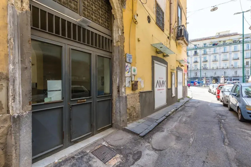Virginia Apartment at the Central Station by Wonderful Italy — отель в Неаполе, Италия