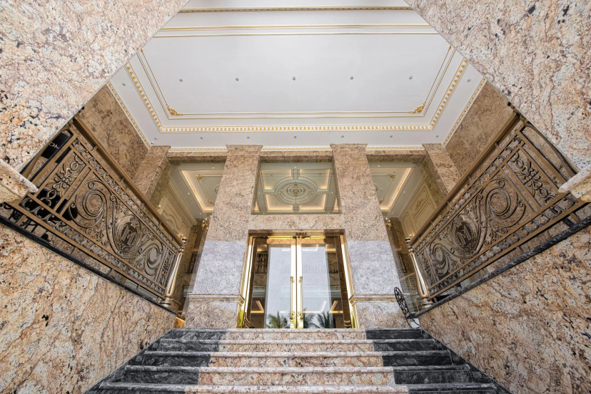 Monarque Hotel — отель с удобным расположением в Дананге