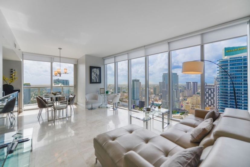 Wonderful 2 Condo at Icon Brickell WPool — отель с удобствами в Майами
