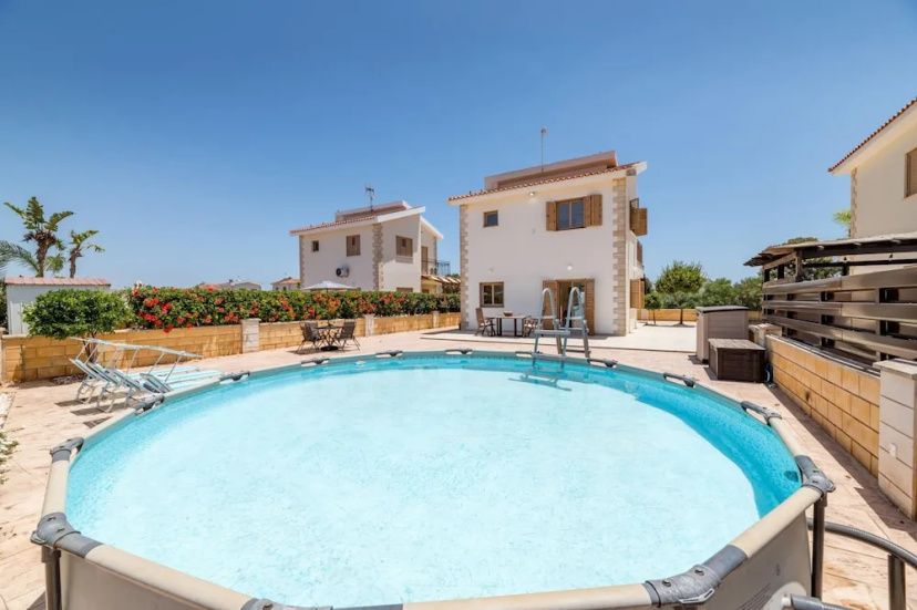 Villa Stephanie Oasis — отель с удобным расположением в Айя-Напа