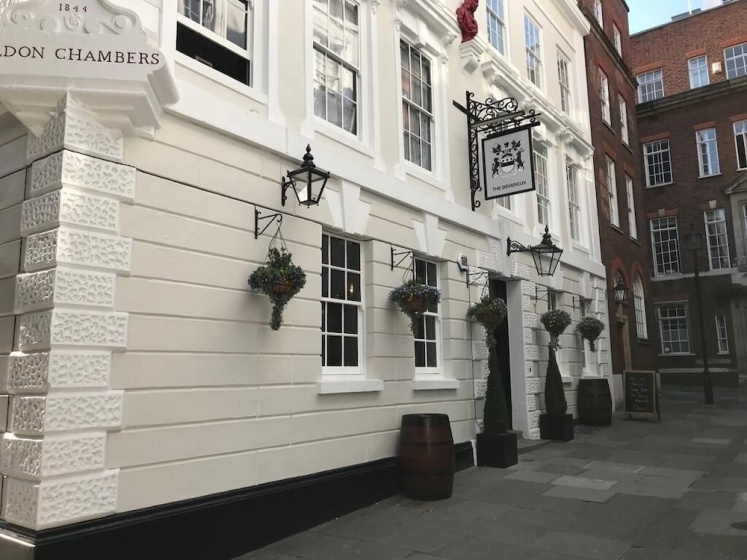 Eldon Chambers London by City Living London — отель с удобствами в Лондоне