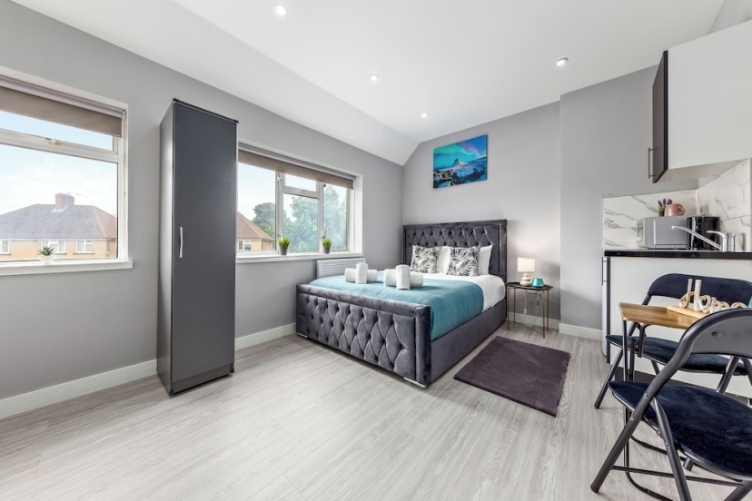 Cozy Serviced Room in Feltham Heathrow London Tw13 3 — отель в Лондоне, Соединенное Королевство