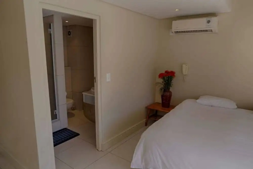 Цены на 4 Bedroom Apartment With Views in Cape Town в Кейптауне