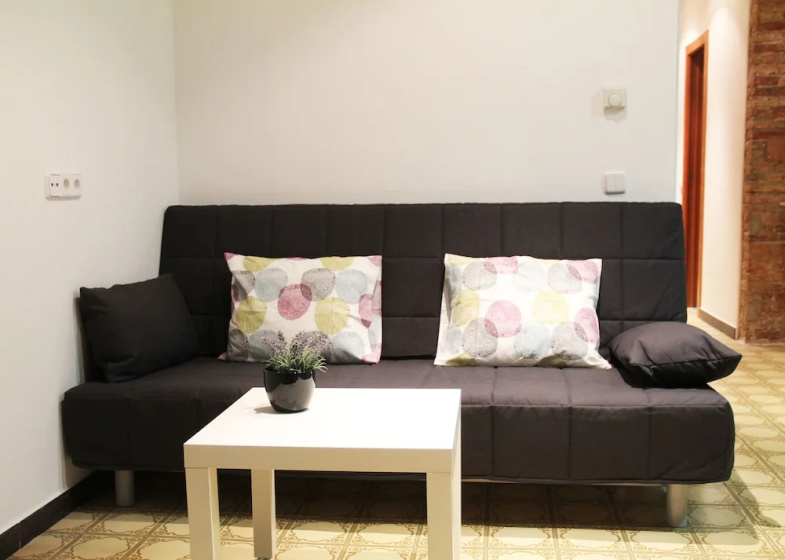 Cómodo Apartamento frente a la Sagrada Familia — забронировать отель в Барселоне