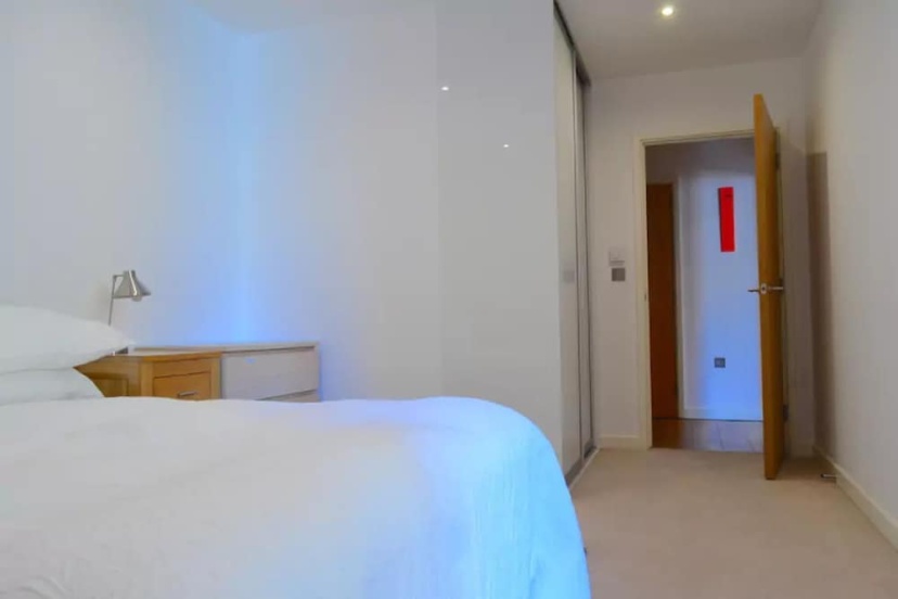 1 Bedroom Apartment With Balcony in Bermondsey — отель с удобствами в Лондоне
