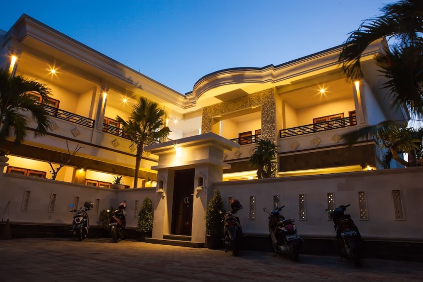 A Guest House Kuta — отель с удобствами в Кута