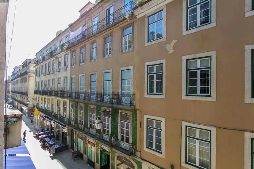 Correeiros Downtown V Apartment Irentexperience — забронировать отель в Лиссабоне