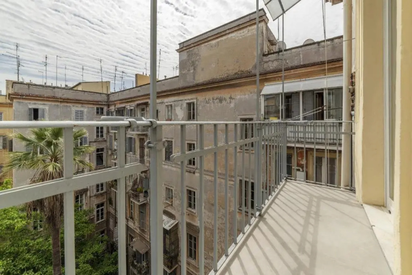 Rione Prati Elegant Apartment With Balcony — забронировать отель в Риме