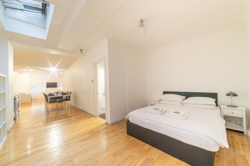 Theatreland Piccadilly Circus Apartment — отель с удобным расположением в Лондоне