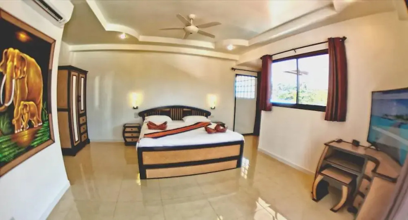 GOLDLAND Luxury Pool Villa Pattaya Walking Street 8 Bedrooms — комфортный отель в Паттайе