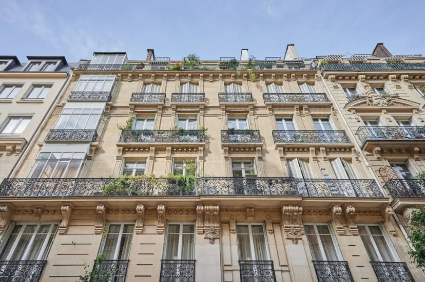 Sublime Apartment in the Center of Paris — забронировать отель в Париже