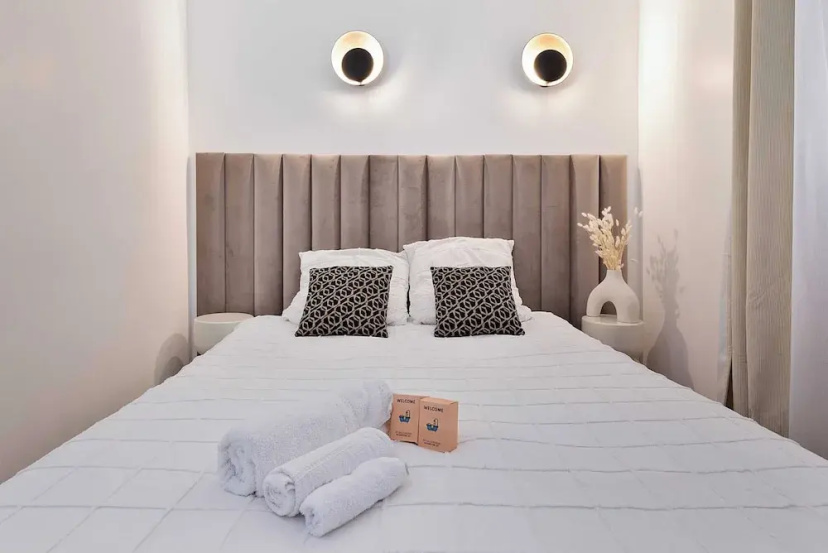 Цены на "cozy Apartment 1bdr/4p - Paris 8th/saint-lazare в Париже