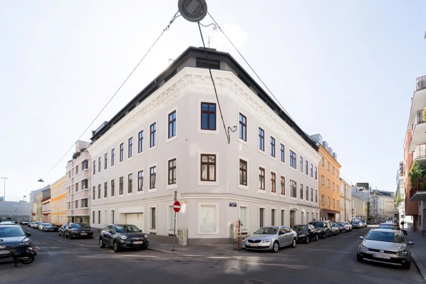 Bright and Charming Apartment Close to the Center — отель с удобствами в вене