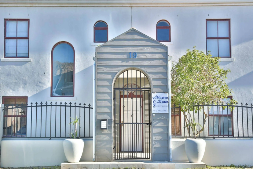 Abington Manor - Fish Hoek Guesthouse — забронировать отель в Кейптауне