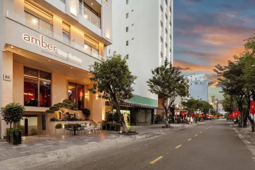 Сравните цены на Amber Bay Hotel & Suites Da Nang в Дананге