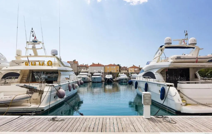 OLD TOWN Beach apartment — забронировать отель в Будва