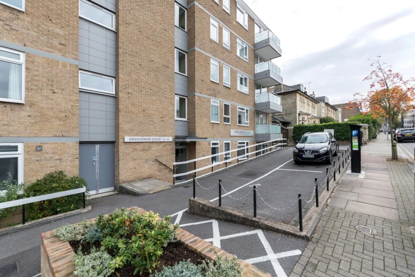 Putney Court - 1 Bed Apartment by BaseToGo — комфортный отель в Лондоне
