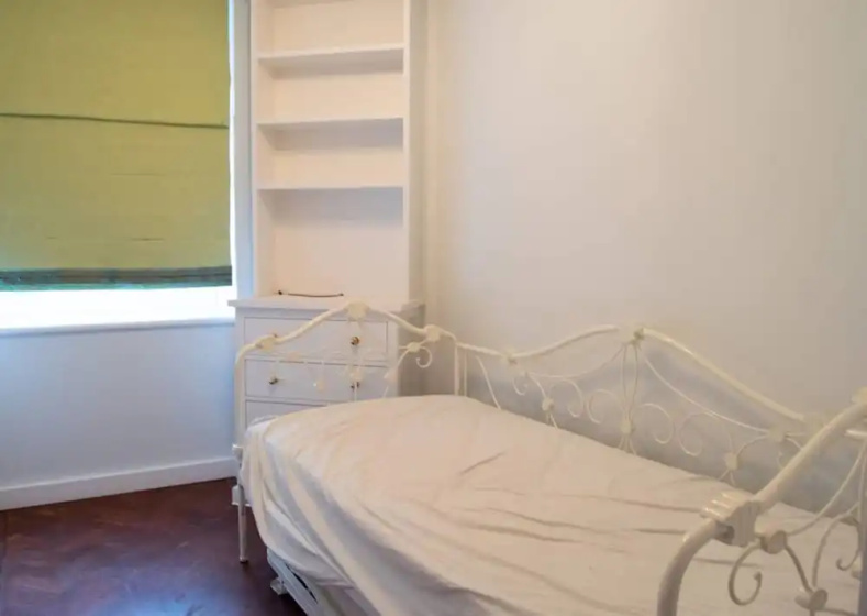 Spacious Holborn Apartment Close to Tube — комфортный отель в Лондоне