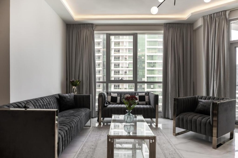 HiGuests - Luxury Apartment, 10-min Walk to Dubai Harbor — отель с удобствами в Дубае