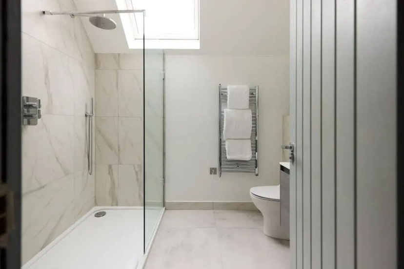 The Woodborough Place - Beckoning 2bdr Flat With Balcony — отель в Лондоне, Соединенное Королевство