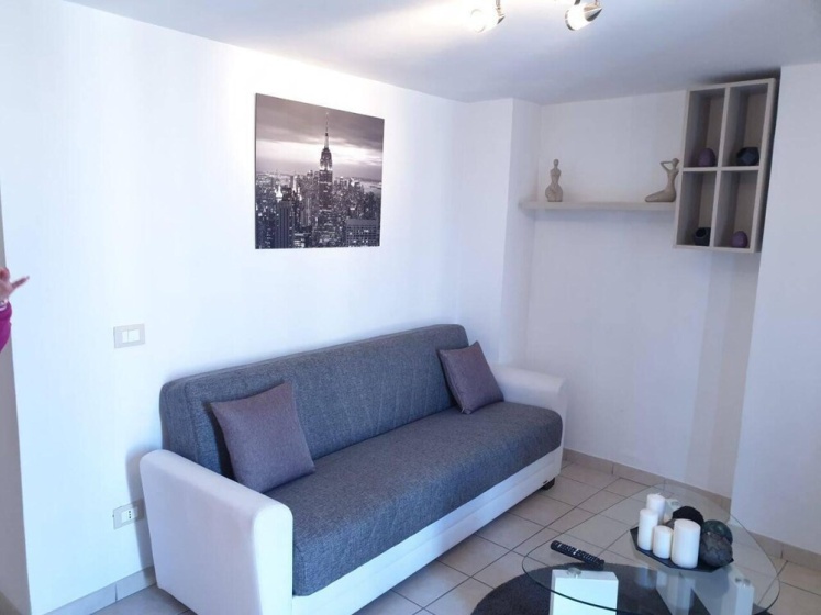 Цены на Charming 1-bed Apartment in Napoli в Неаполе