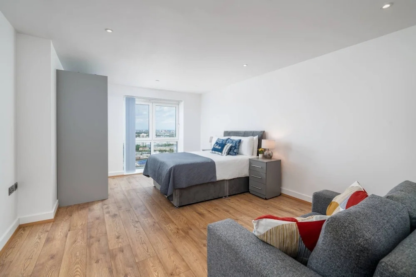 Цены на Skyvillion-apartments Near River Thames Excel & O2 Woolwich в Лондоне