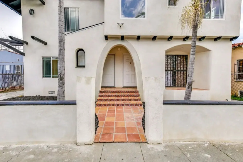 East Los Angeles Home - 7 Mi to Downtown! — отель с удобствами в Лос-Анджелесе
