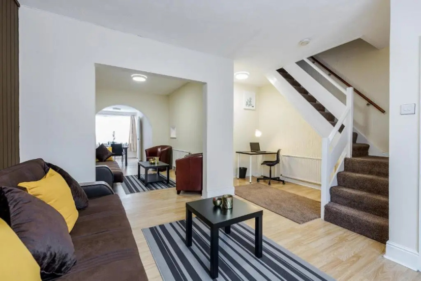 2-bed House - Sleeps 7 & Free Parking — отель с удобствами в Лондоне