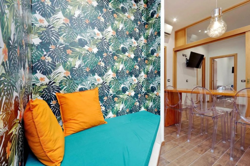 Style Apartment Julia 50 mt from Colosseum — комфортный отель в Риме