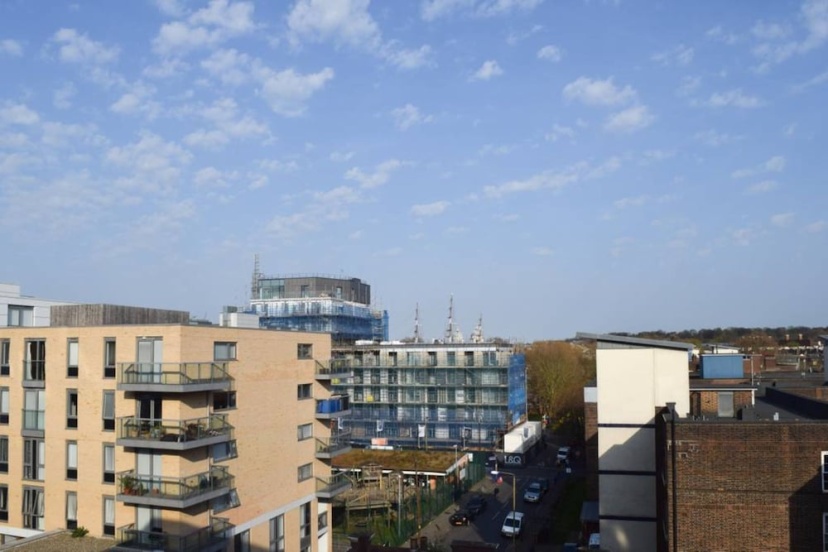 Modern 1 Bedroom Apartment in Greenwich — отель с удобствами в Лондоне