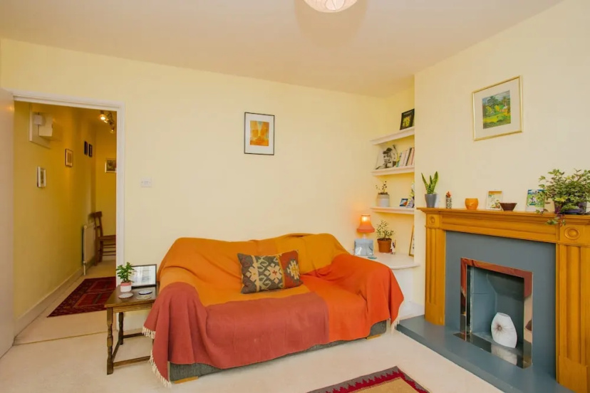 Цены на Beautiful 2 Bedroom Apartment in Kennington в Лондоне
