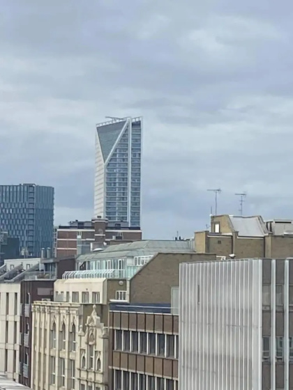 Цены на Charming 2-bed Apartment in London в Лондоне