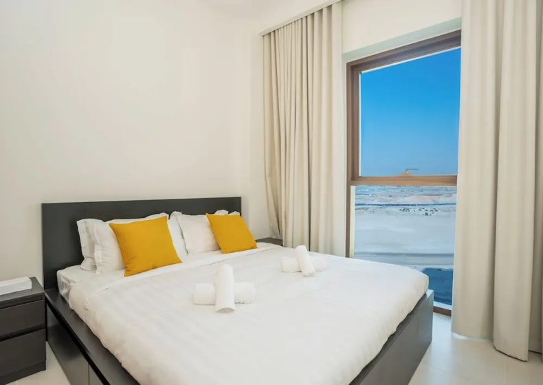 Tanin - Luxurious 5th Floor Retreat at Summer 3 CreekBeach — комфортный отель в Дубае