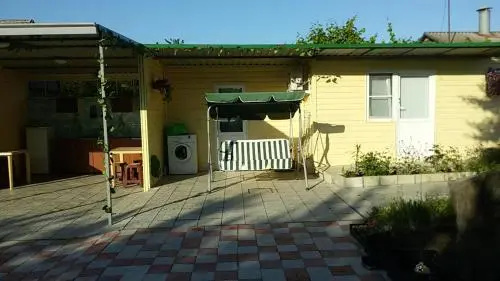 Цены на Guest House on Kalinina 247 в Ейске