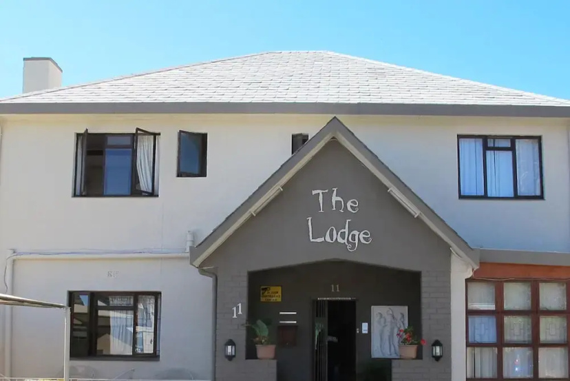 Цены на The Lodge Strand в Кейптауне