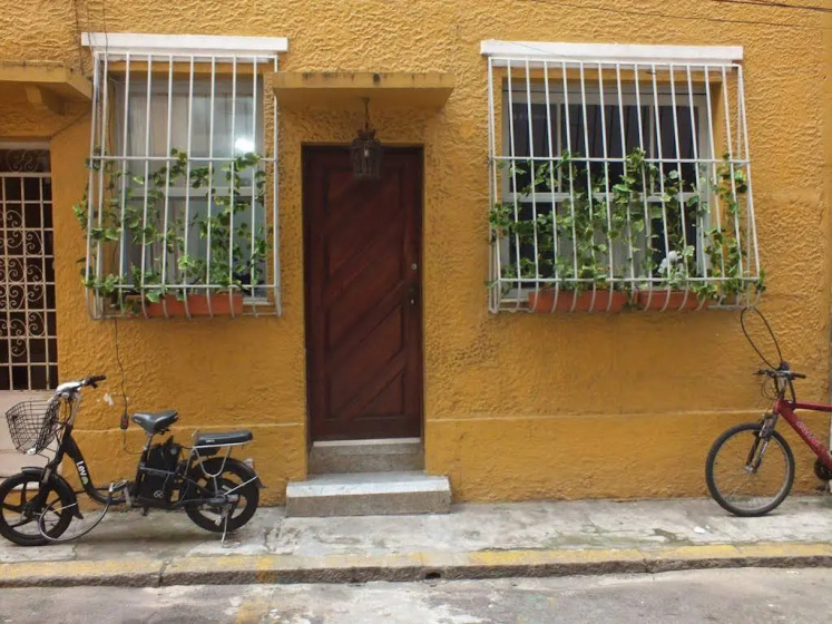 Apartamento Tipo casa de vila Copacabana — отель с удобствами в Рио