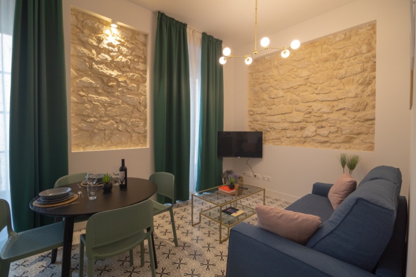 Apartamentos Teatro — комфортный отель в Аликанте